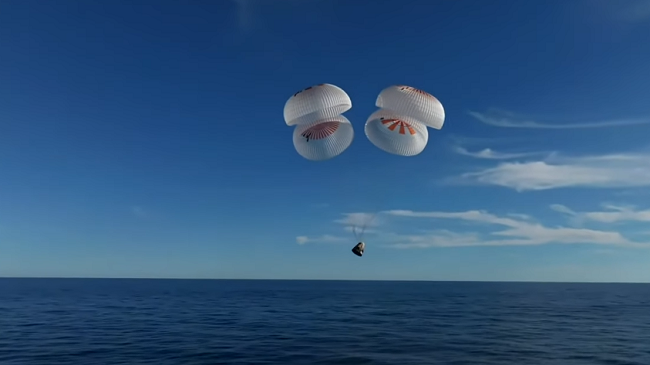 Udhëtimi hapësinor i katër astronautëve ka përfunduar: Ata më në fund janë kthyer në Tokë