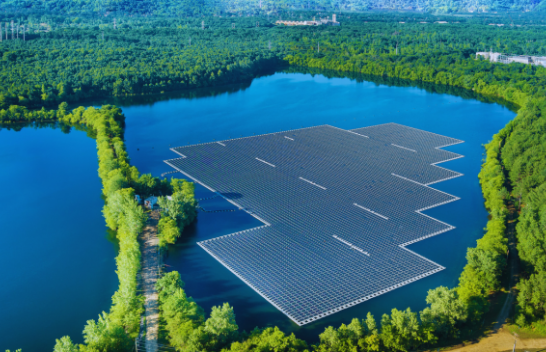 Energjia e rinovueshme shënoi rritje rekord në 2024, e shtyrë nga bumi i energjisë diellore në Kinë