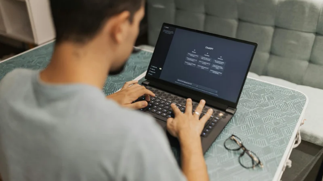 Këto informacione nuk duhet t’i ndani kurrë me ChatGPT