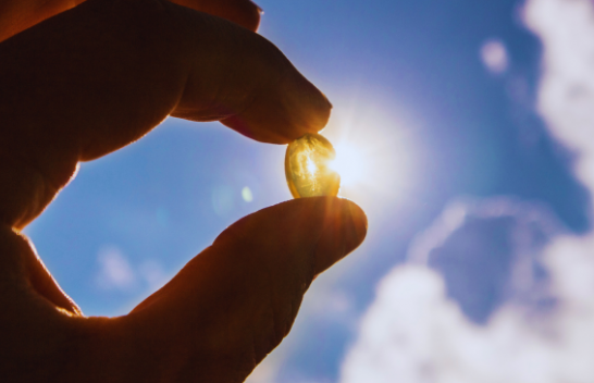 Këto sinjale nga trupi juaj mund të nënkuptojnë se ju mungon vitamina D
