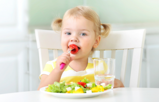 Këto ushqime nuk duhet t'ua jepni kurrë të vegjëlve tuaj