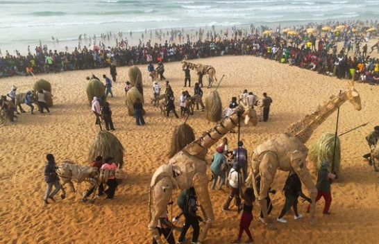 Nga Afrika në Evropë me kafshë kukulla për klimën
