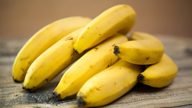 A e dinit se bananet kalojnë nëpër shtatë faza të pjekurisë? Ja çfarë domethënie ka secila nuancë