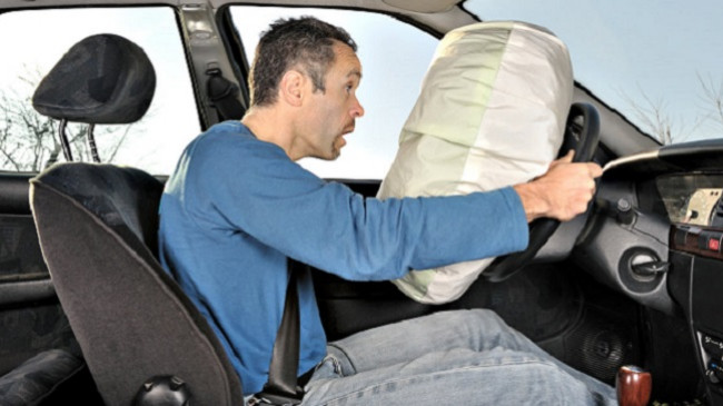 Shpërthim për jetën: A e dini kur dhe si u krijua airbag-u?