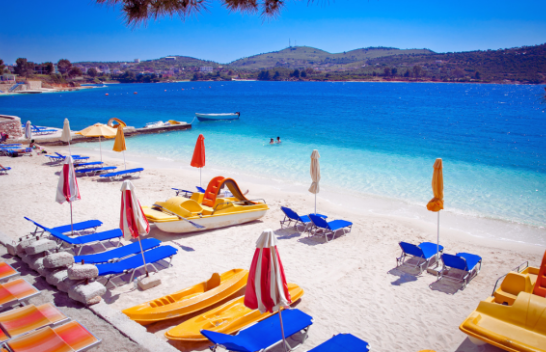 “Travel off Path”: Ksamil, Maldivet e Evropës