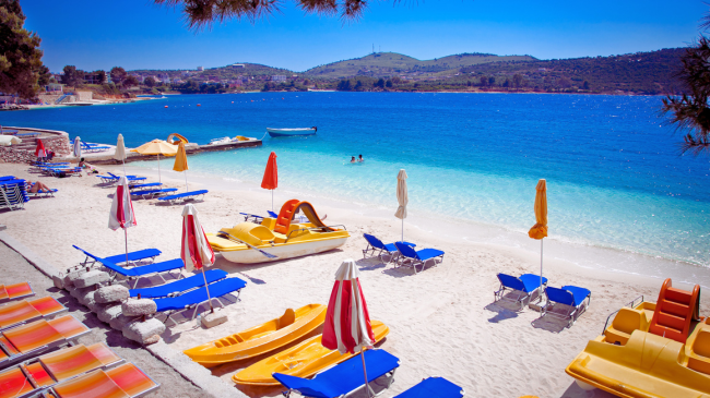 “Travel off Path”: Ksamil, Maldivet e Evropës