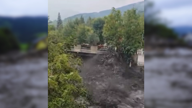 “Mos dilni nga shtëpitë!” Përmbytje të frikshme në veri të Italisë