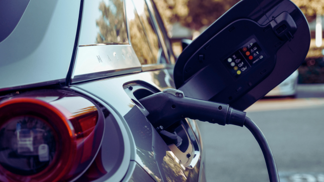 A mund të karikohen veturat elektrike me gjeneratorë?