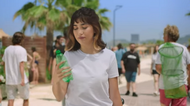 Kumbaro me mesazh sensibilizues: Shijoje bregdetin, mbroje mjedisin/ VIDEO
