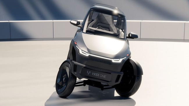 Po vjen vetura që duket si motoçikletë, por është elektrike