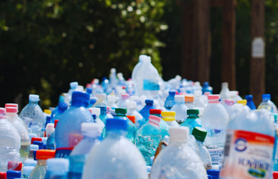 Ky shtet është prodhuesi më i madh i plastikës në botë