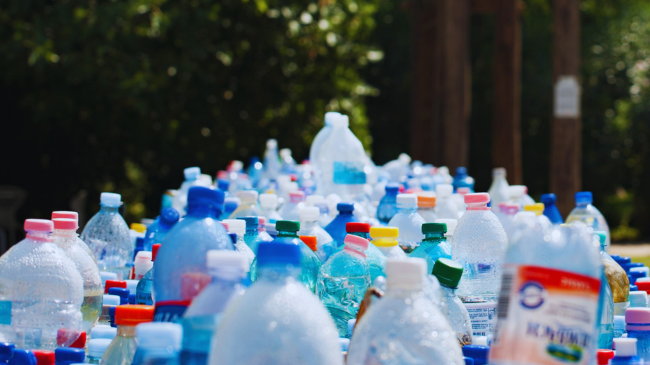 Ky shtet është prodhuesi më i madh i plastikës në botë