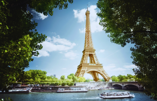 Kulla Eiffel bëhet më e madhe çdo verë – ja pse