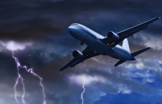 Tre shkaqe të zakonshme të turbulencave në aeroplan