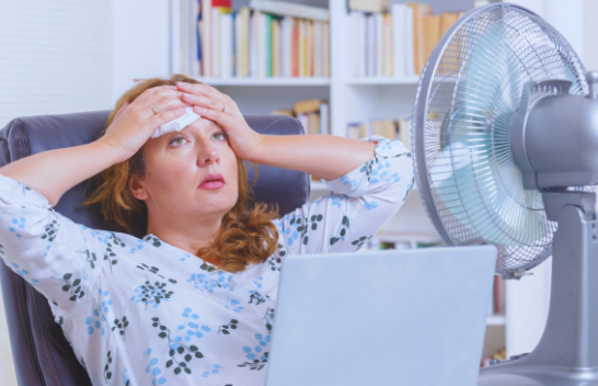 Pse duhet të shmangni përdorimin e ventilatorëve në temperatura të larta