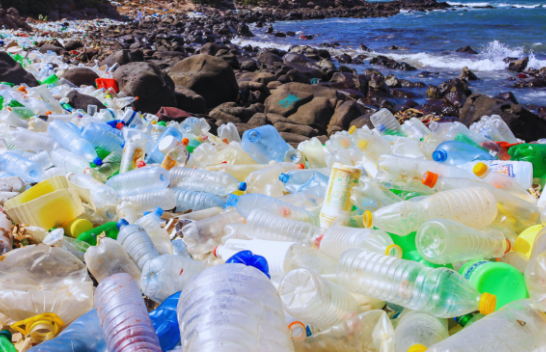 Negociatat për një marrëveshje globale për plastikën në ngërç, pastrimi më urgjent se kurrë
