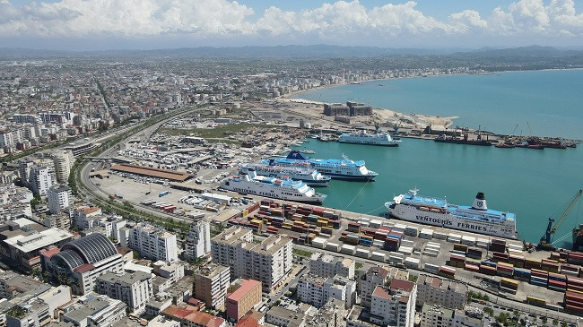 Rritet numri i pasagjerëve në Portin e Durrësit