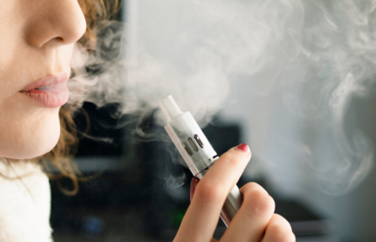 Cigaret elektronike dhe shëndeti oral: Rreziku i fshehur për dhëmbët dhe mishrat