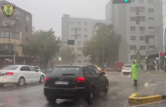Reshje të dendura shiu këtë javë, Ministria e Mbrojtjes njofton për qarqet më të rrezikuara