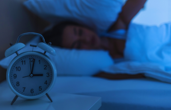 Pse shumë njerëz zgjohen rreth orës tre të mëngjesit?