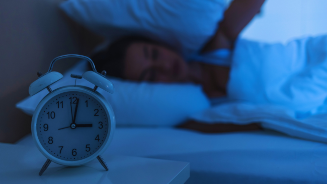 Pse shumë njerëz zgjohen rreth orës tre të mëngjesit?