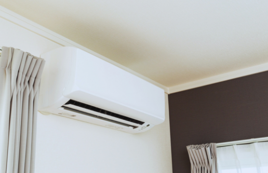 A përdorni kondicioner për të ngrohur shtëpinë? Ja se si ta rregulloni siç duhet dhe të zvogëloni konsumin e energjisë elektrike