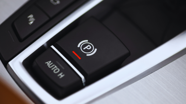 Pse shumica e veturave kaluan në frena elektronike parkimi?