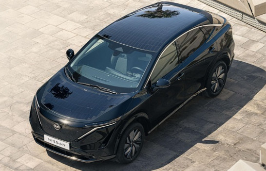 Nissan prezantoi modelin elektrik Ariya me mundësinë e vetë-mbushje me energji diellore