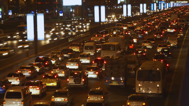 Zhurma e trafikut gjatë natës lidhet me nivele më të larta të kolesterolit