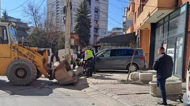 Aksion në Mitrovicë për lirimin e hapësirave publike