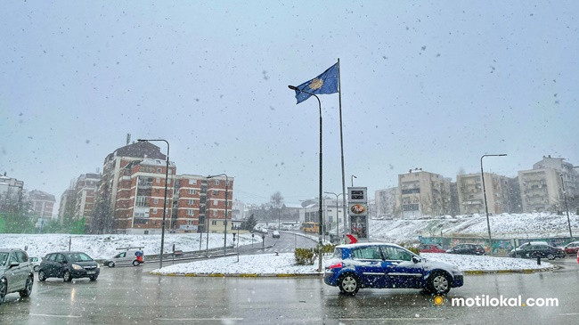 Ndryshon moti, nga kjo ditë priten reshje shiu dhe bore