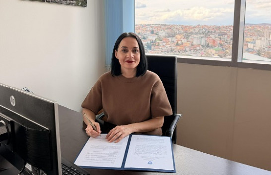 Fitore Pacolli nënshkruan vendim për rregull dhe ligjshmëri për gurëthyesit në Kosovë