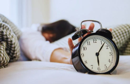 Sonte ndryshon ora: Si ta përgatisni trupin për orën verore