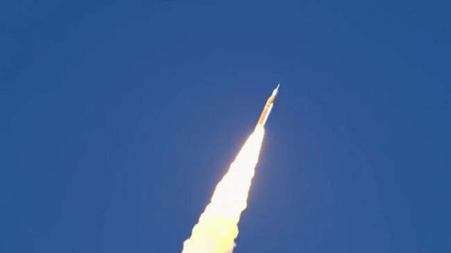 Shikoni nisjen e misionit historik të NASA-s nga një kënd i veçantë: Pasagjerët në aeroplan panë një pamje "një milion dollarëshe"