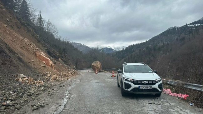 MIT ndërhyn në rrugën Pejë–Rugovë, qarkullimi nën kontroll