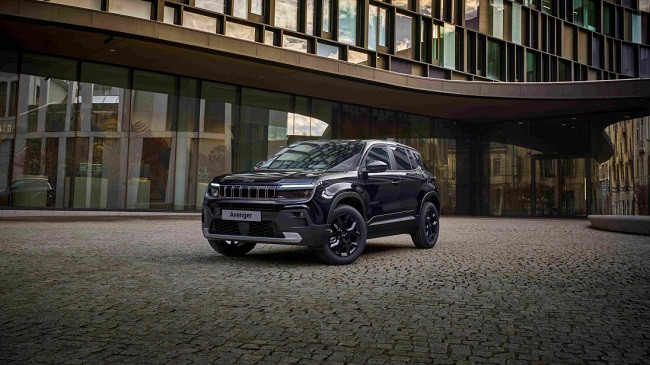 Jeep prezanton Avenger Black Edition me një paketë më të pasur pajisjesh