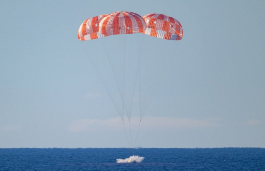 Astronautët kthehen nga udhëtimi rreth Hënës: Ata shkuan më larg se kushdo tjetër më parë