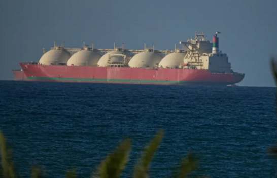 Agjencia Ndërkombëtare e Energjisë paralajmëron tronditje historike në furnizimin me naftë, teksa lufta me Iranin trazon tregjet globale