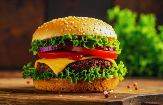 Çfarë është në të vërtetë kaq e pashëndetshme tek hamburgerët?