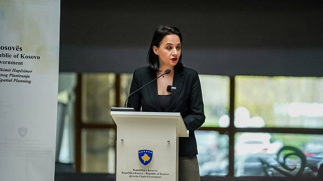 Ministrja Pacolli fton shoqërinë civile të monitorojë procesin për gurëthyesit