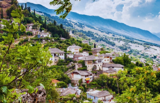 Gjirokastra: qyteti që nuk i dorëzohet kohës