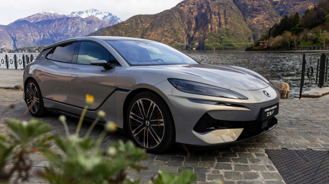 Denza Z9 GT: A janë evropianët të gatshëm të paguajnë më shumë se 100 mijë euro për parkim në stilin "gaforre"?
