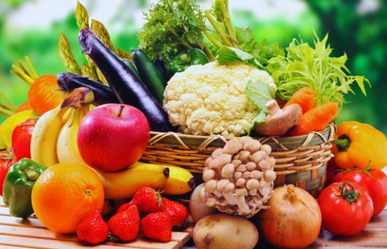 Këto fruta dhe perime kanë më shumë pesticide