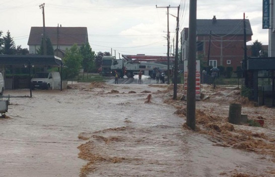 Hapet për qarkullim magjistralja Ferizaj–Gjilan, pas largimit të ujit nga rruga