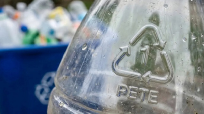 Çfarë domethënie kanë trekëndëshat në paketimin plastik dhe pse është e rëndësishme ta dimë?