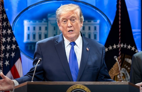 Trump njofton kontrolle të rrepta mbi inteligjencën artificiale: "Nuk duhet të mbetemi pas Kinës"