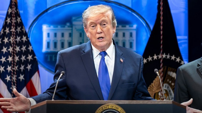 Trump njofton kontrolle të rrepta mbi inteligjencën artificiale: "Nuk duhet të mbetemi pas Kinës"