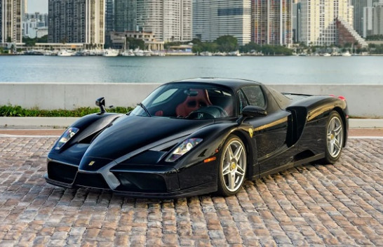 Vlera e një Ferrari Enzo të rrallë me ngjyrë të zezë vlerësohet deri në 11 milionë dollarë