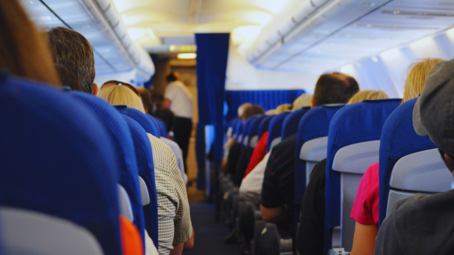 Pse nuk këshillohet që pasagjerët të ndërrojnë vendet në aeroplan me iniciativën e tyre